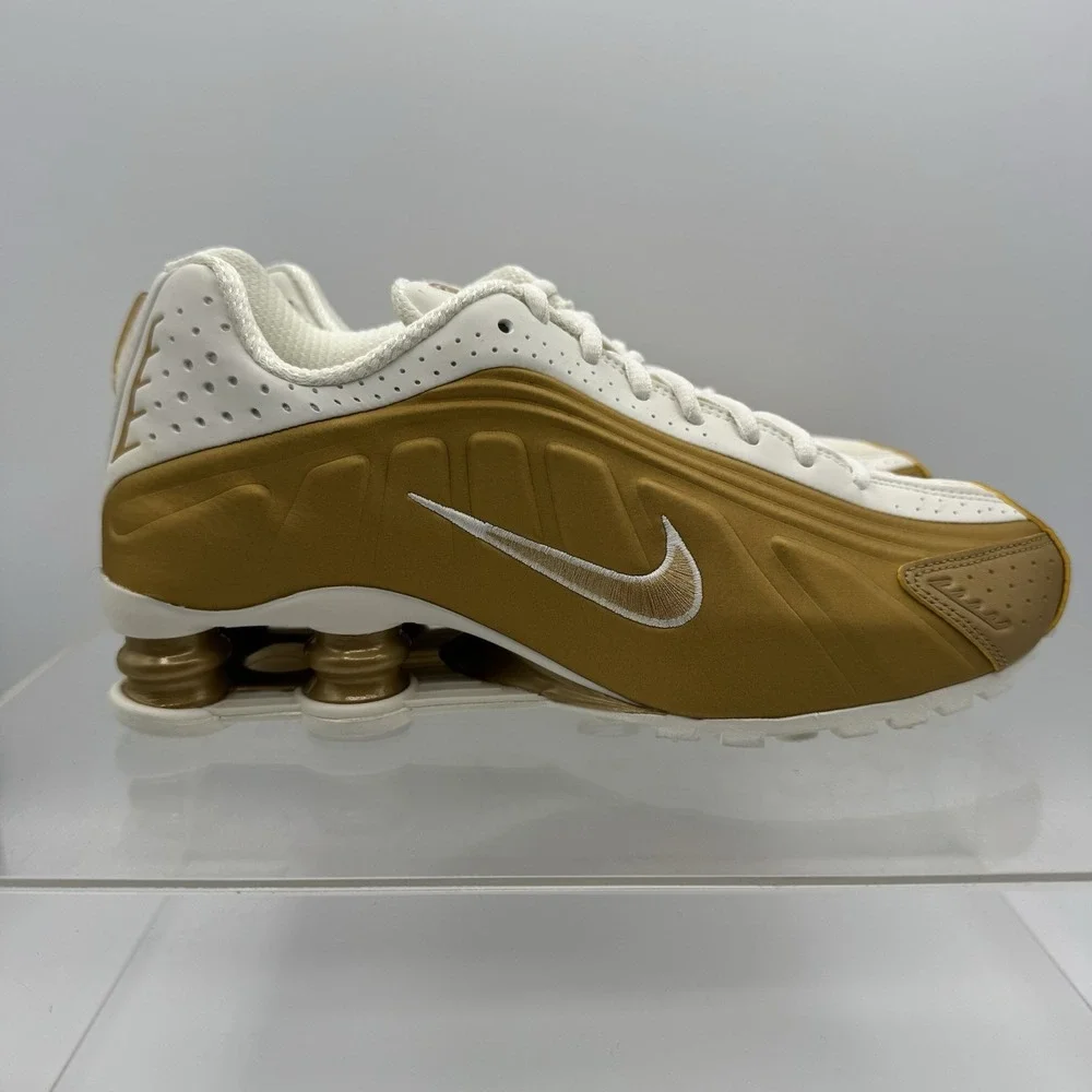 Brand New Nike Shox R4 Soft Pearl Metallic Gold Shoes AR3565-010 Women's Size 7